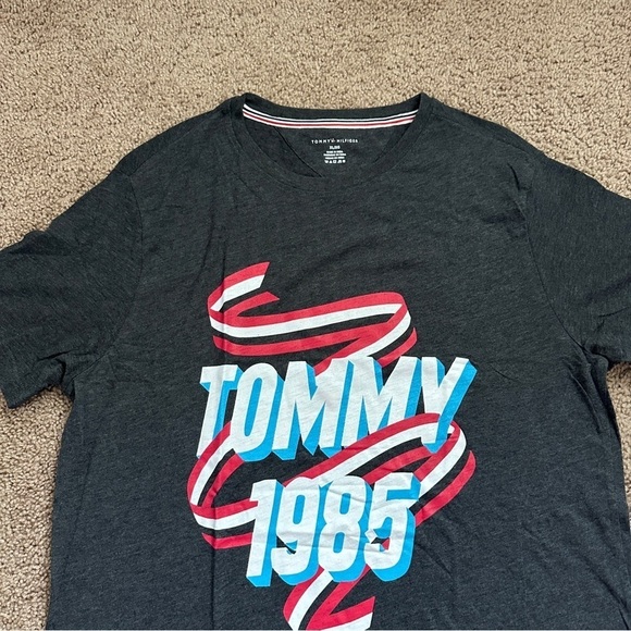 NWOT Tommy Hilfiger Men's Dark Grey Crew Neck Half Sleeves T-shirt sz XL - Picture 2 of 5